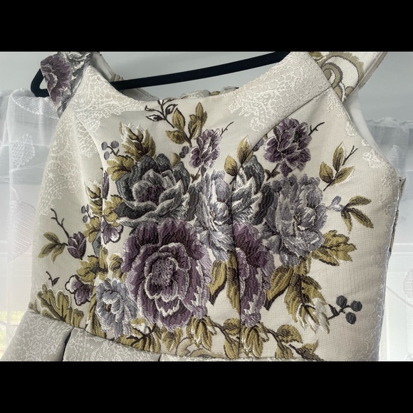 Dress - Picture 5 of 5